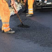 Best Driveway Crack Filling  in Crescent Springs, KY